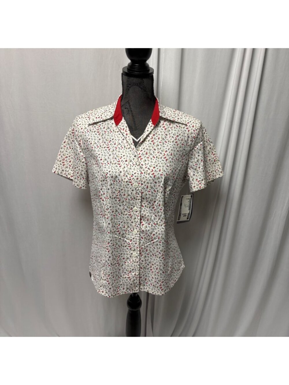 Click Short-Sleeve Button-Up Blouse Womens Petite 6 Red Floral Stretch NEW
